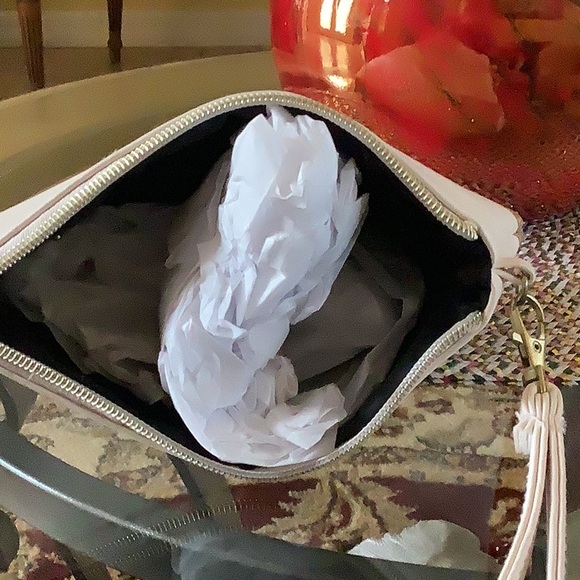 POSH Makeup bag or wristlet To Posh to Care gold bone zipper handle spar… - Picture 7 of 9